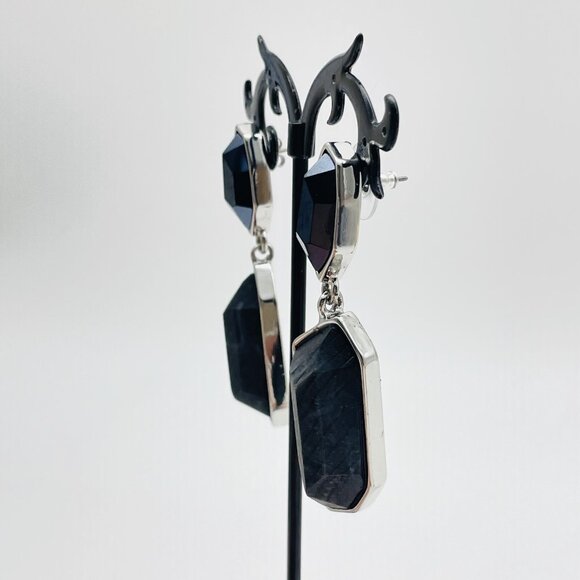 SIMPLY VERA Vera Wang Signed Earrings Black Faceted Stone Drop Silver Tone Mod - Picture 6 of 10